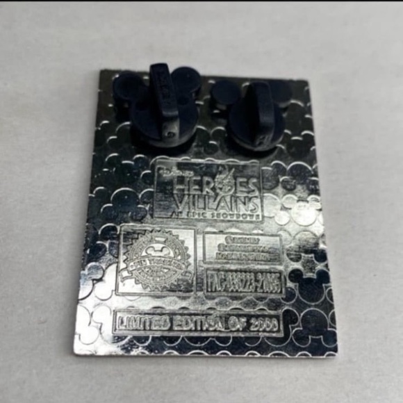 Disney parks pixar monsters Inc LE 2000 Randall villains poster pin - Picture 2 of 2